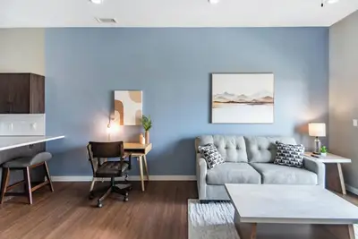Image de Landing | Stylish 1bd, Pool, Rooftop Lounge