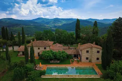 Image de 600-Year Estate in the Heart of Chianti, by Cuvée