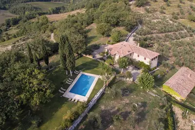 Image de Chianti Stone Villa with Infinity Pool, by Cuvée