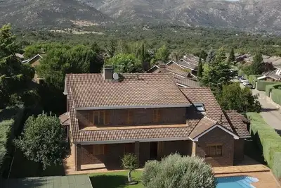Image de Private chalet with swimming pool and mountain views