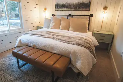 Image de Deer Lick Lodge - Walk to Ponderosa, Pet-Friendly, 5-Star Family Stay
