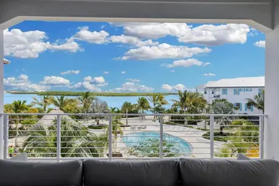Image de Oceanfront Home in Private Community: Dockage less than 1 Mile away!