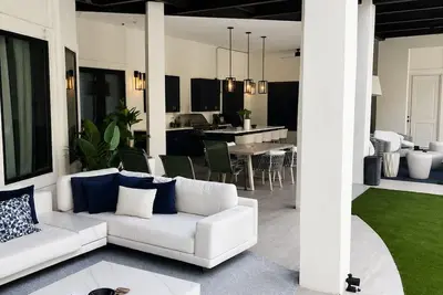 Image de Resort style getaway, perfect for the World Cup in Atlanta