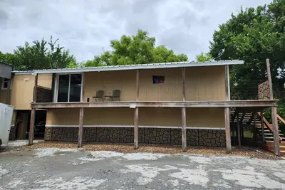 Image de Functional, Not Fancy- On The Guadalupe River- 2 Bedroom 1 Bathroom