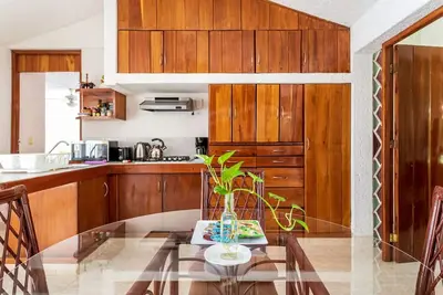 Image de Private park-view terrace. 10 mins to the beach