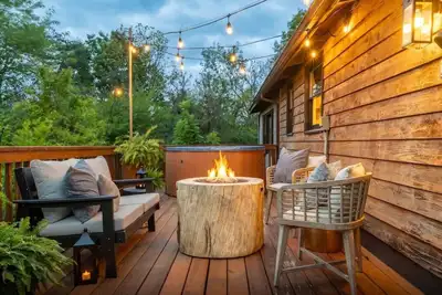 Image de NEWCabin Retreat | Hot Tub, Fireplace & Fire Pit