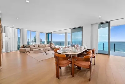Image de Signature Oceanview Residence | 2 Car Spaces