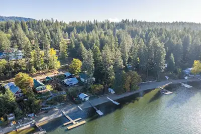 Image de Lakefront Cabin with Private Beach and Dock