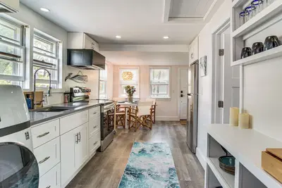 Image de Periwinkle: Gateway to Cape Cod Coastal Cottage
