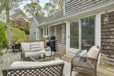 Image de 3 Mi to Nauset Beach! Family Home w/ Private Yard