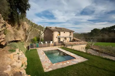 Image de Maison de vacances 'Masia Els Nocs' avec vue sur la montagne, Wi-Fi et climatisation