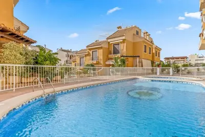 Image de Your refuge in front of the sea, in Santa Pola, bright apartment with swimming pool