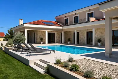 Image de Beautiful home in Vrsi