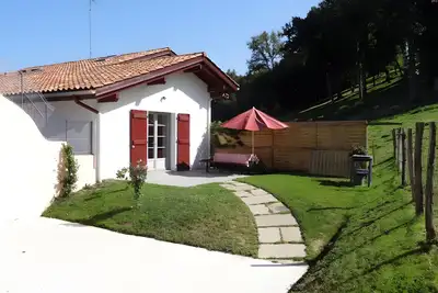Image de Maison de vacances « Gîte Karrikartea » avec terrasse privée, jardin privé et Wi-Fi