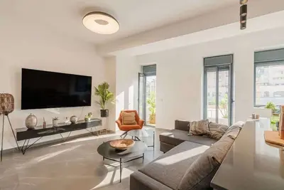 Image de Shuk Vibes • Modern 2br Sunny Balcony |SweetyGuest