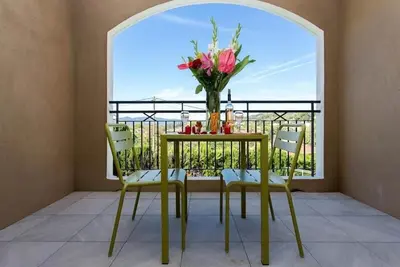 Image de Spacious 2br Flat with 2 Bathrooms & Full Kitchen | Near Local Tennis Courts