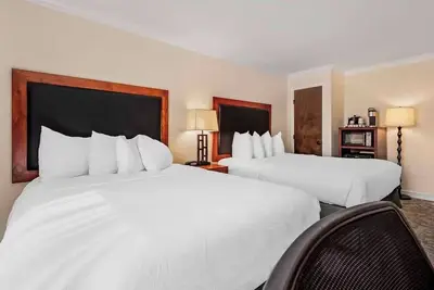 Image de Two 2-Queen Rooms | 1. 2 Miles to Eagle County Fairgrounds | Free Breakfast