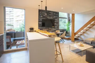 Image de Duplex contemporain en bord de mer Ac Parking