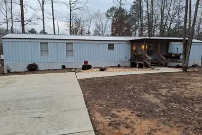 Image de Sky view acres Rental a Serene 3-bedroom private mobile home with Ac in Arley