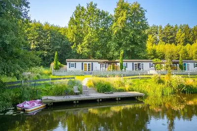 Image de Maison de vacances de plain-pied au bord de l'étang n° 1