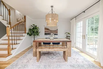 Image de Walk to Fenton! 3-Story Townhome