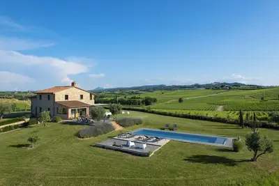 Image de Poggio alla Famina | Luxury Tuscan Villa, Heated Infinity Pool, Sleeps 14