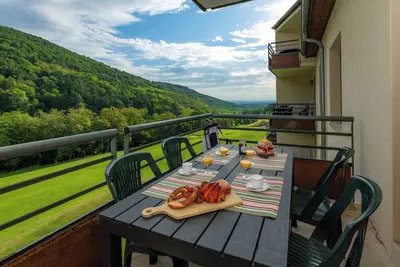 Image de Grand T3 au bord du golf & sur la route des Vins