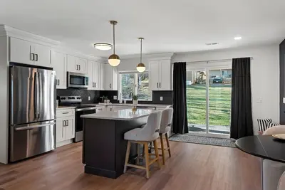 Image de Top-Rated Premier Modern Getaway