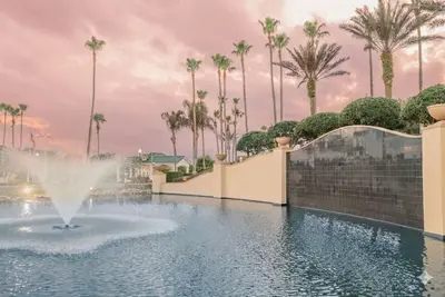 Image de Great Location for Every Adventure! Outdoor Pool, Unit with Kitchen!