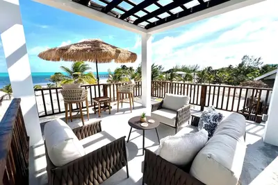 Image de San Pedro Luxurious Oceanfront Private Pool