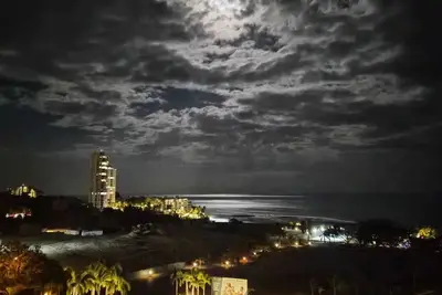 Image de Casamar Penthouse • Calm & Spacious Retreat • Pools + Beach Cabanas