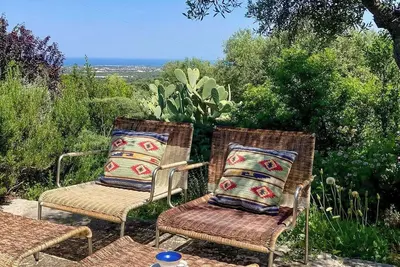 Image de Trullo avec piscine dans les collines de Monopoli