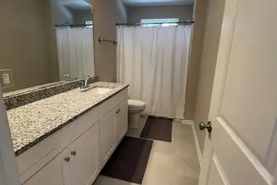 Image de Perfect 5 Bed /4 Full bath ideal for gameday weekends at the prime location