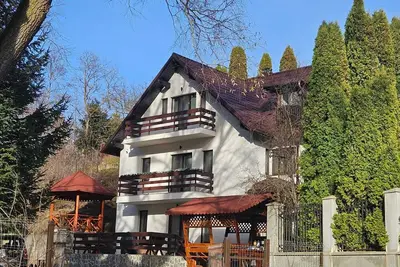 Image de New 7-bedroom villa in enchanting Bușteni for your stay