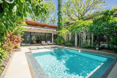 Image de Balinese Luxury Villa: Walk to Surf, Shops & Yoga
