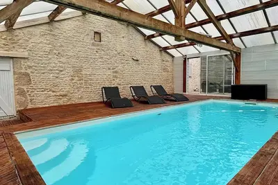 Image de Grande maison familiale avec piscine chauffée