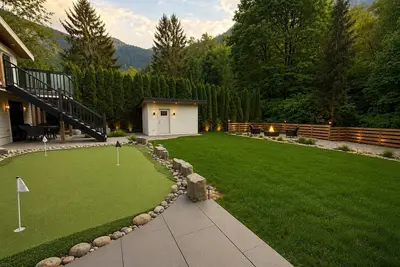 Image de Epic home base under the chief with unbelievable back yard