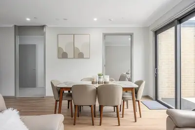 Image de Verdant Hill Brand New Wheelchair Friendly Home