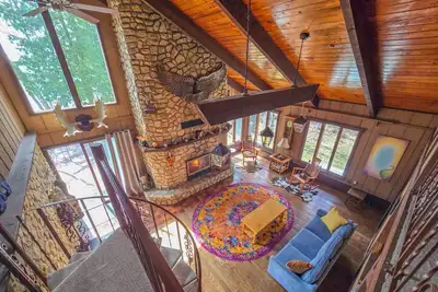 Image de Private Architectural Waterfront Lodge on Eagles Nest #2