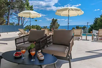 Image de Villa Maria - Heated Pool, Sea & Mountain Views, Basketball & Badminton Court