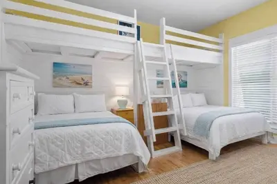 Image de Spacieuse maison de plage à Gulf Shores avec équipements de villégiature