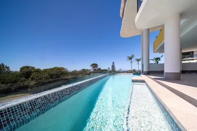 Image de 701 Sakara - Luxury Dual-Level Beachside Retreat