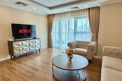 Image de 3br Lake View Apt - Central Hanoi - Family Friendly