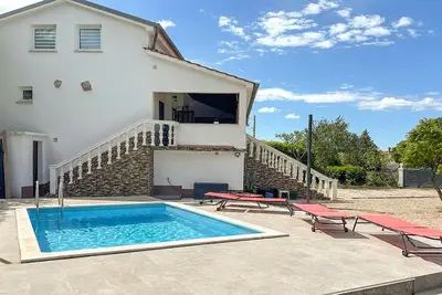 Image de Amazing home in Dobrinj