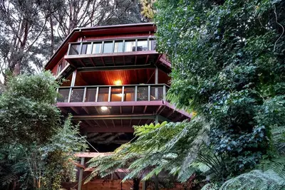 Image de Gorgeous Octagonal Tree House Rental for a Unique Dandenong Ranges Accommodation near Melbourne