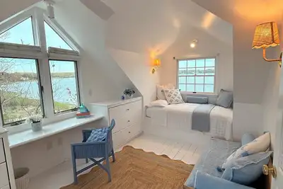 Image de waterfront Southampton beach cottage