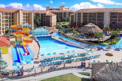 Image de Spacious Lakefront Orlando Escape | Sleeps 12 | Near Disney + Universal<br>Bring the whole family or group getaway to this spacious 1, 690 sq. ft. Three-Bedroom Villa. Enjoy the resort-style amenities.