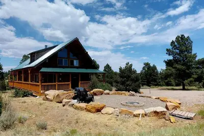 Image de Picturesque Cabin with Barbecue and Fire Pit in Monticello, Utah