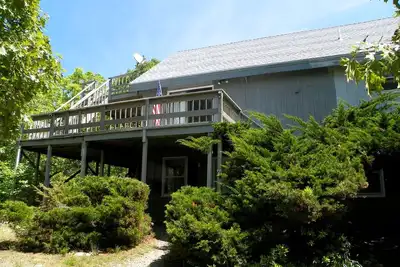 Image de Cottage Rental on Chappaquiddick Island with Transferable Ferry Ticket Availability Massachusetts
