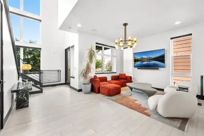 Image de New Listing! Mountain Views | Smart Home | Theater | Rooftop Firepit
